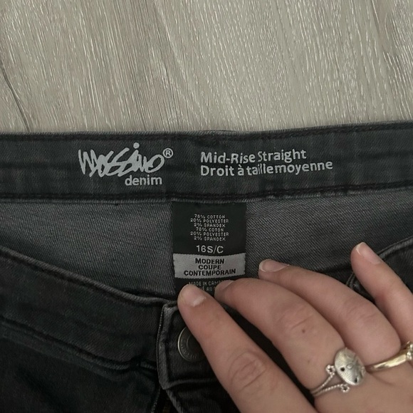 Women’s Mossimo Black Cut Off Jean Shorts Size 16 - Picture 2 of 2